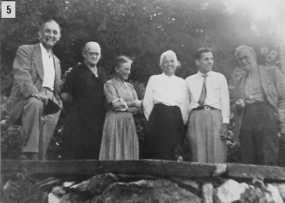 Sommer 1957 in der Schweiz; (von links nach rechts): Martin Niemöller, Gertrud Stoewen, Charlotte von Kirschbaum, Else Niemöller, Jan Niemöller, Karl Barth.