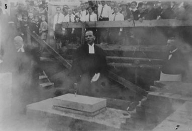 Pfarrer Eberhard Röhricht bei der Grundsteinlegung der Jesus-Christus-Kirche am 18.10.1930