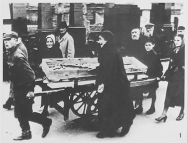 Eine Beerdigung im Warschauer Ghetto